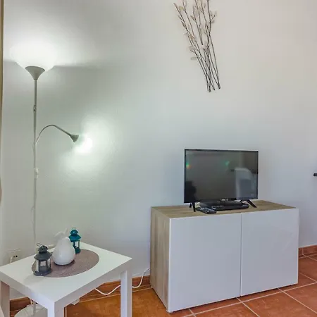 Ocean View Top Floor Spacious One Bedroom Wi-fi Pool *
