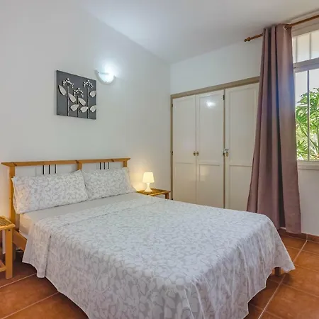 Ocean View Top Floor Spacious One Bedroom Wi-fi Pool *